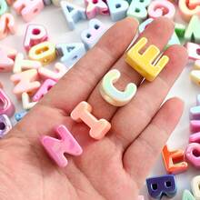 20颗16-23毫米闪亮大字母亚克力珠，适用于珠宝制作、时尚手链、笔珠、DIY手机挂绳、鞋子装饰等。 - 顏色隨機 - 查看 2