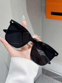 1 Pair Unisex Square Studded Fashion Glasses, Suitable For Family Outings, Travel, Holiday Outfits, Sports Style, Driving, Beach, Electronic Music Festivals, Outdoor Wear, Summer Accessories, Vacation, Elegant Attire, Street Style Accessories, Sports, Parties, Outdoor Activities, Street Style, Fishing, Holidays, Vacation - Black and Gray - View 3