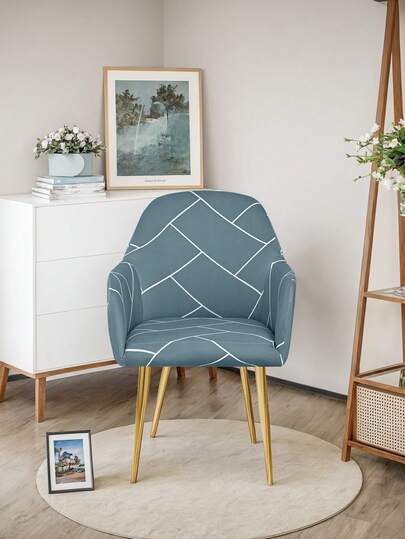 这款印花仿牛奶丝坐垫专为弧形椅设计，采用纯色仿牛奶丝面料，弹性极佳，防尘防污。它既可用作装饰扶手椅套，也可作为可拆卸的椅子保护垫，完美覆盖整个椅面。适用于酒店、客厅、书房、餐厅等场所的弧形椅。其经典简约的设计风格，非常适合全年家居装饰。