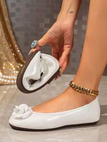 2026 Zapatos cómodos y suaves con decoración de flores de rosa de estilo hada, versátiles y con diseño elegante - Blanco - Ver 2