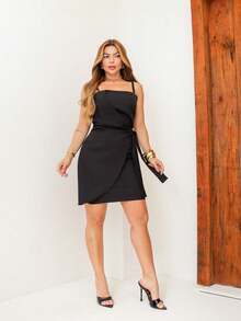 Vestido Curto Feminino Ajustado com Alças Finas e Drapeado Lateral em Tecido Texturizado /Elegante e Fashion para Festa e Look de Verão/DD121 - Preto - Visão 5