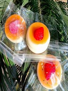 舒缓压力慕斯，草莓蓝莓慕斯奶油软萌玩具，逼真蛋糕造型，舒缓压力，适合节日、生日、圣诞节和派对送礼 - 彩色 - 查看 3