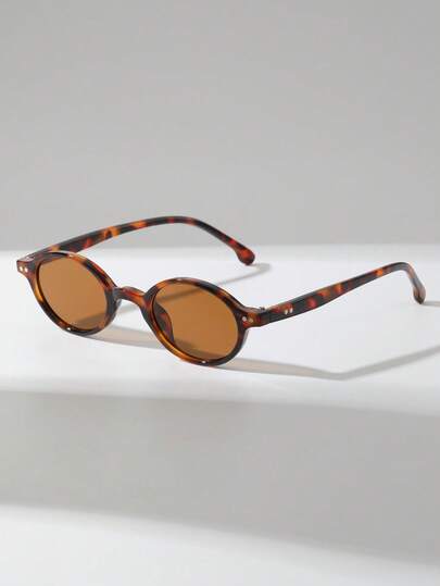 1 Pair Women's Round Small Frame PC Material Rivet Contrast Color Retro Personalized Sculpting Fashion Fashion Glasses, Suitable For Runway Shows And Gatherings