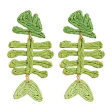 波西米亚风拉菲草鱼骨吊坠耳环，绿色手工编织鱼骨架耳环，女士夏季海滩饰品 - 彩色 - 查看 13