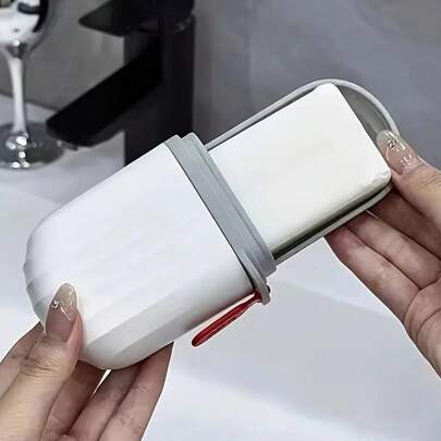 Hộp đựng xà phòng trong suốt, có nắp đậy, thiết kế độc đáo, thích hợp cho các chuyến công tác và du lịch.