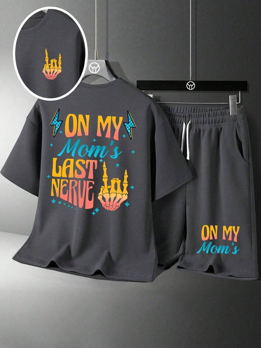 Conjunto juvenil masculino com camiseta de manga curta, gola redonda e shorts com estampa de desenho animado. - Cinza escuro - Ver 1