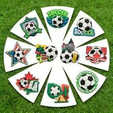 9/10/25 Stücke bunter Fußball-Schuh-Charm-Set zur Fußball-Weltmeisterschaft, PVC Schuh-Dekorationen für Strandtasche, Schuh-Accessoires Charms, Geschenkidee für Geburtstag, Weihnachten, Valentinstag, Halloween Party Gastgeschenke - Verschiedenfarbig - Übersicht 5