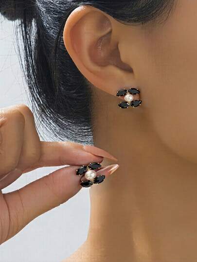 Fashionable Exquisite Double C Earrings, Multifunctional Copper Inlaid Zirconia Design, Suitable For Daily Wear, Parties And Dates, Adding Elegant Charm
