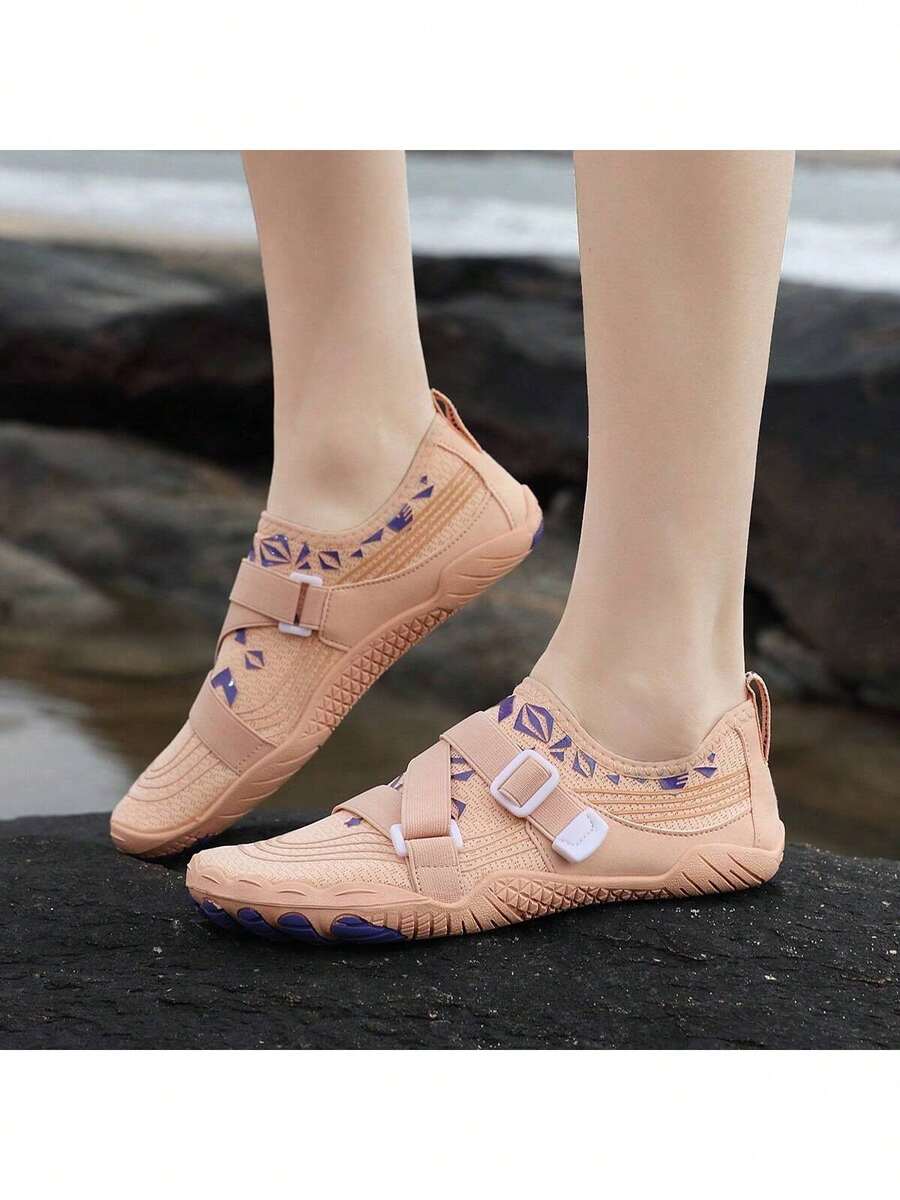 男士轻便速干赤足沙滩鞋，适合徒步、登山、冲浪、漂流、钓鱼。女士水上运动鞋，适合游泳