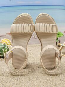 1 đôi sandal đế xuồng mùa hè cho bé gái, kiểu dáng thoải mái, đế dày chống trơn trượt, hở mũi, phù hợp cho cả đi học và đi làm. - Màu be - Xem 2