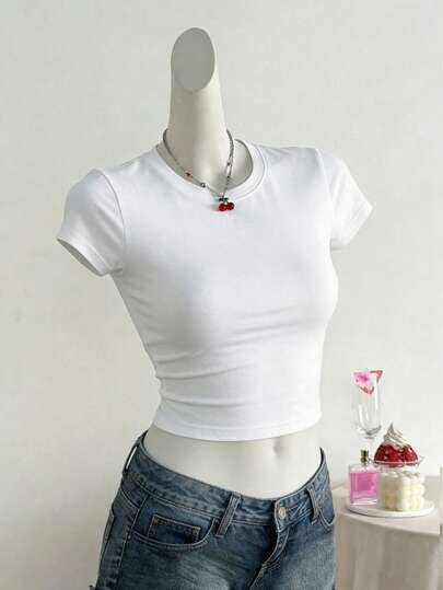 This Casual, Stylish, Sporty American-Style Cropped T-Shirt Features A Flattering, Fitted Design With A Round Neck And A Sexy Silhouette. It's Suitable For Travel, Gatherings With Friends, Parties, Shopping, Street Photography, Sports, Dancing, Fitness, And Everyday Wear.