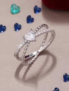 1枚时尚简约百搭心形锆石交叉设计戒指，完美适用于婚礼、订婚、情人节、生日等场合，是送给女性的理想礼物。 - 銀色 - 查看 1