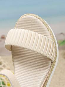 1 đôi sandal đế xuồng mùa hè cho bé gái, kiểu dáng thoải mái, đế dày chống trơn trượt, hở mũi, phù hợp cho cả đi học và đi làm. - Màu be - Xem 6