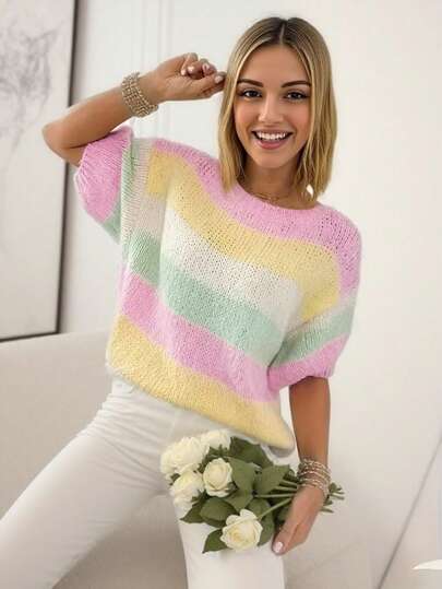 Áo thun nữ tay ngắn kẻ sọc cầu vồng năng động cổ tròn