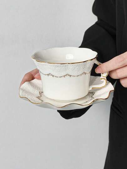 一套（1个杯子+1个碟子）欧式复古浮雕陶瓷咖啡杯碟套装，蝴蝶金边咖啡杯碟，带把手，适合居家下午茶、拿铁、茶、早餐牛奶燕麦片杯、水杯、情侣杯、节日礼物