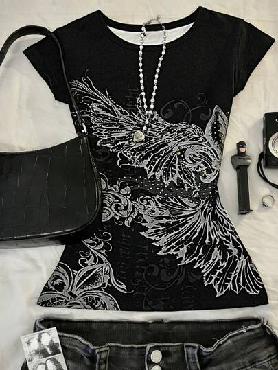 Damska koszulka z krótkim rękawem i okrągłym dekoltem w stylu gotyckim grunge w kolorze czarnym, z nadrukiem w stylu vintage, w swobodnym stylu ulicznym, odpowiednia na letnie imprezy i festiwale