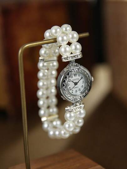 1 chiếc đồng hồ thạch anh thời trang trẻ trung, kiểu dáng dây đeo vàng, phù hợp để phối đồ hàng ngày, món quà lý tưởng cho học sinh nhân dịp tựu trường/tốt nghiệp.