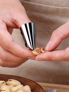 2pcs Multi-Function Thumb Vegetable Peeler, Garlic Peeler, Nail Protector - Silver - View 1