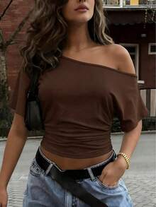 Áo thun ngắn ôm sát hở vai, thanh lịch, gợi cảm, thời trang mới nhất mùa Xuân/Hè 2026, thích hợp cho lễ hội âm nhạc, đi làm và hẹn hò. Kiểu dáng thon gọn, tôn dáng, khoe vai quyến rũ. - màu nâu - Xem 2