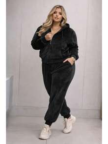 Conjunto Plus Size em Veludo Plush O Match Perfeito entre Luxo e Bem Estar - Preto - Visão 4