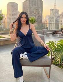 Set Includes A Tie-Front Top With Adjustable Straps And High-Waisted Wide-Leg Pants. Elegant And Comfortable Emily Brand. Casual Sets For Vacations And Offices. Suitable For All Seasons. - 藏蓝色 - 查看 1