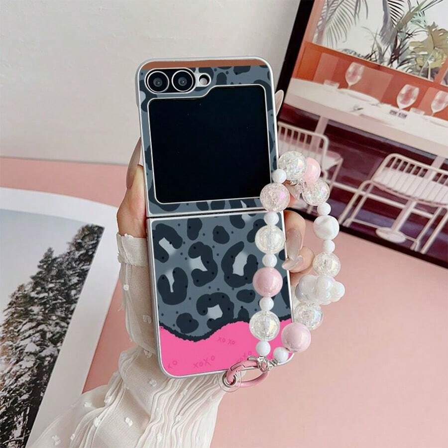 Gray-Black-Pink Leopard Print Edgy Chic Folding Phone Case With Chain, Suitable Compatible With Samsung Galaxy Z Flip3 5G/Galaxy Z Flip 4 5G/Galaxy Z Flip 5 5G/Galaxy Z Flip 6 5G/Galaxy Z Flip 7 5G, Personalized Folding Protective Cover - Multicolor - View 1