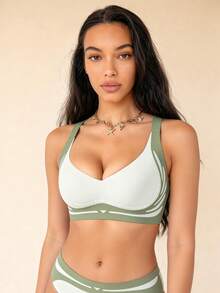Lilivine Lightweight Supportive Shaping Bra, Soft Support, Seamless & Lightweight, Uplifts & Shapes Bust, Side Support, Suitable For Larger Busts, Elegant & Comfortable - Green - View 2