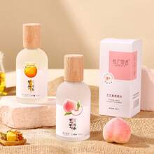 1瓶50毫升东京柑橘喷雾，不含酒精，茉莉玫瑰香调，清新持久，不刺激皮肤。中性喷雾，香味持久。不含酒精，却拥有持久留香。小巧的瓶身便于携带，让您随时随地沉浸在迷人香气中。 - 多色 - 查看 4