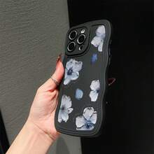 1pc Fashionable Minimalist Blue Graffiti Floral & Letter Pattern Phone Case, Wavy Curved Edge TPU Shock-Resistant Soft Shell Suitable Compatible With Apple 11/12/13/14/14Plus/15/15Plus/16/16Plus/7/8Plus/17/17Pro And Other Models - Multicolor - View 3