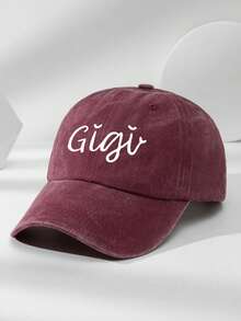 1 chiếc mũ lưỡi trai unisex in chữ, kiểu dáng thường ngày, có thể điều chỉnh kích cỡ, phù hợp để đội hàng ngày. - Gigi trong bộ đồ màu đỏ tía - Xem 2