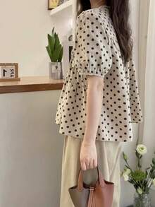 Áo kiểu nữ thời trang mùa hè, tay ngắn xòe họa tiết chấm bi, cổ tròn, vạt xòe nhẹ. - Màu be - Xem 5