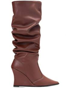 Women's Slouchy Ankle Boot With High Wedge Heel, Pointed Toe, And Wrinkled Detail - Lumiss - 鏽棕色 - 查看 4