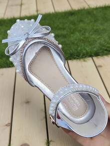 女童派对鞋，饰有珍珠蝴蝶结和踝带，优雅女童装 - 銀色 - 查看 2