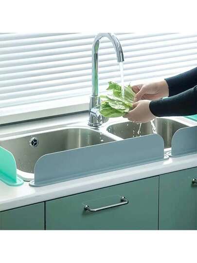 قطعة واحدة من واقي الرذاذ الكلاسيكي من السيليكون، مع أكواب شفط، للمطبخ والمختبرات والأحواض وأحواض غسل الأطباق والخضروات، مصنوع من مواد متينة، سهل التركيب، يمنع تناثر المياه ويحمي أسطح العمل، مثالي للاستخدام المنزلي والاحترافي، تصميم سيليكون كلاسيكي مرن لحماية أسطح العمل