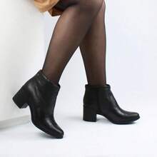Women Ankle Boots & Booties - 黑色 - 查看 2