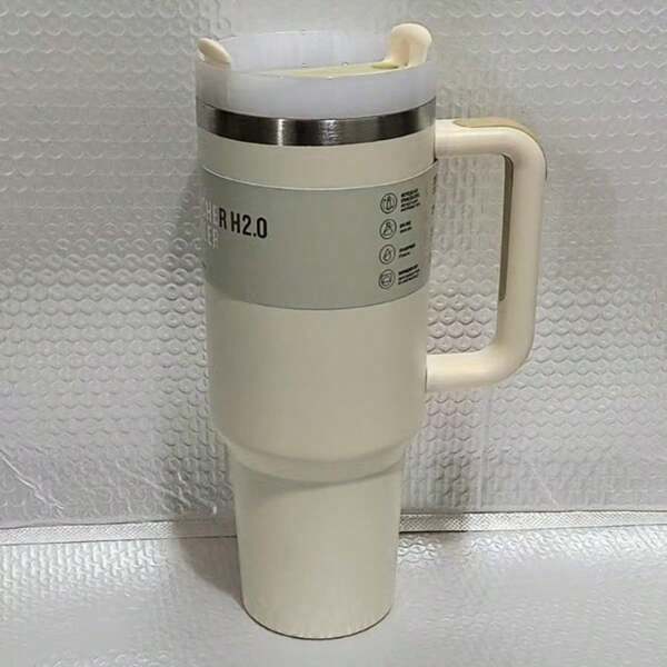 בקבוק מים ספורטיבי מבודד מפלדת אל-חלד 40oz עם קשית, מתאים לספורט, נסיעות ובית ספר, ספל נסיעות קפה מבודד ואקום מתכתי בקיבולת גדולה 40oz, בקבוק מים נייד 40oz, שומר על חום/קור במשך שעות, עמיד בפני זיעה, עמיד, בקבוק מים ספורטיבי חוץ 40oz מתאים לפעילויות חוץ, קמפינג, נהיגה, מתנת יום הולדת, מתנת חג המולד לחובבי כושר