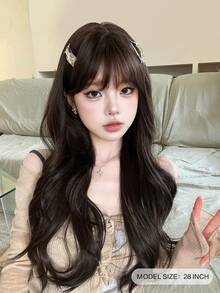 alicegarden Tóc giả tổng hợp dài 28 inch với kiểu tóc gợn sóng tự nhiên màu đen nâu tuyệt đẹp. Được thiết kế có mái, tóc giả này được làm từ sợi chịu nhiệt để đảm bảo độ bền. Bộ tóc giả này hoàn hảo để sử dụng hàng ngày, mang lại vẻ ngoài tự nhiên và chân thực. - Nâu đen - Xem 3