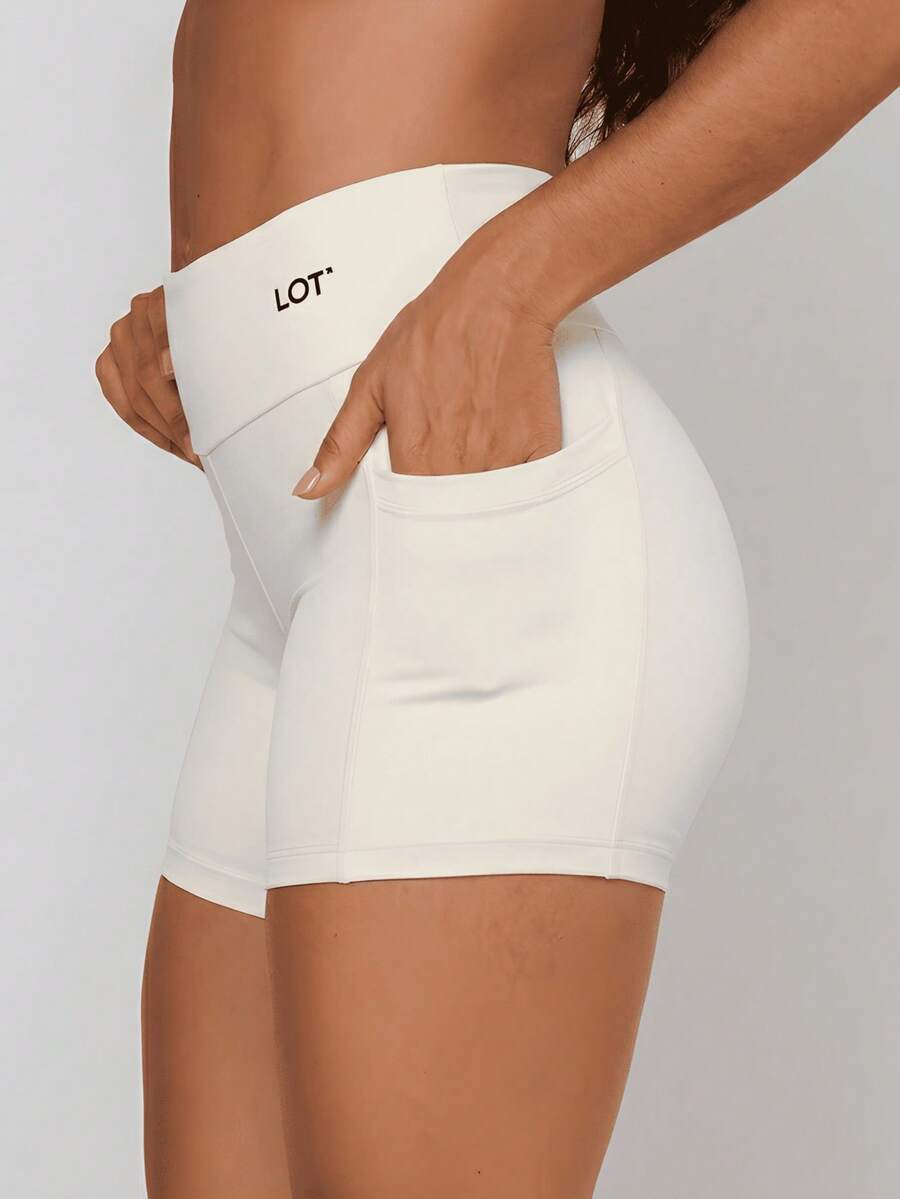LOT FITNESS Women's Basic Black Polyamide Athletic Shorts With Pockets - 沙 - 查看 1