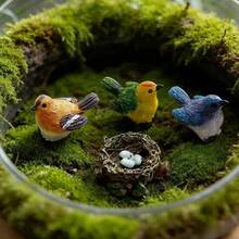 Set de 4 piezas de estatuas de pájaros de resina de colores, con 3 pájaros multicolores y 1 nido, adecuado para macetas de suculentas, jardines de rocas y decoración de mesa, excelente para decoración del hogar o del jardín - A - Ver 8