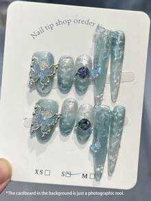 10片蓝色冰雪猫眼蝴蝶手工亚克力美甲贴片，蓝色渐变法式水波纹美甲，短椭圆和长尖指甲形状组合，冰透明法式3D花朵蝴蝶凝胶设计，爆款夏季简约蝴蝶水钻假指甲，DIY美甲用品，可重复使用，含果冻胶和指甲锉，日常佩戴，夏季手工美甲贴片 - 藍色 - 查看 3