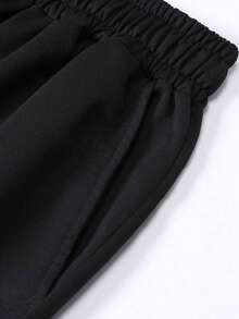 Men's Regular Fit Short Sleeve T-Shirt And Shorts Set, Personality Print Pattern Fashion Casual Outgoing Outfit, Pocket Design Elastic Waist Drawstring Pants, Suitable For Basketball, Fishing, Outdoor Sports, Great Gift For Husband Or Boyfriend,T-Shirt And Shorts Set, Two Piece Set, Casual Set, Summer Outfit, Lounge Set, Short Sleeve Set, Cotton Set, Mens Set,Matching Set, Sport Set, Tracksuit Set, Comfort Set, Daily Outfit, Lounge Wear,Casual Wear,Cotton T-Shirt, Casual Tee, Short Sleeve, Crew Neck, Vintage Tee, Fashion T-Shirt, Loose Fit, Regular Fit,Shorts, Casual Shorts, Summer Shorts, Cotton Shorts, Athletic Shorts, Gym Shorts, Lounge Shorts, Beach Shorts,Daily Shorts,Basketball Outfit - A pair of black shorts - 查看 9