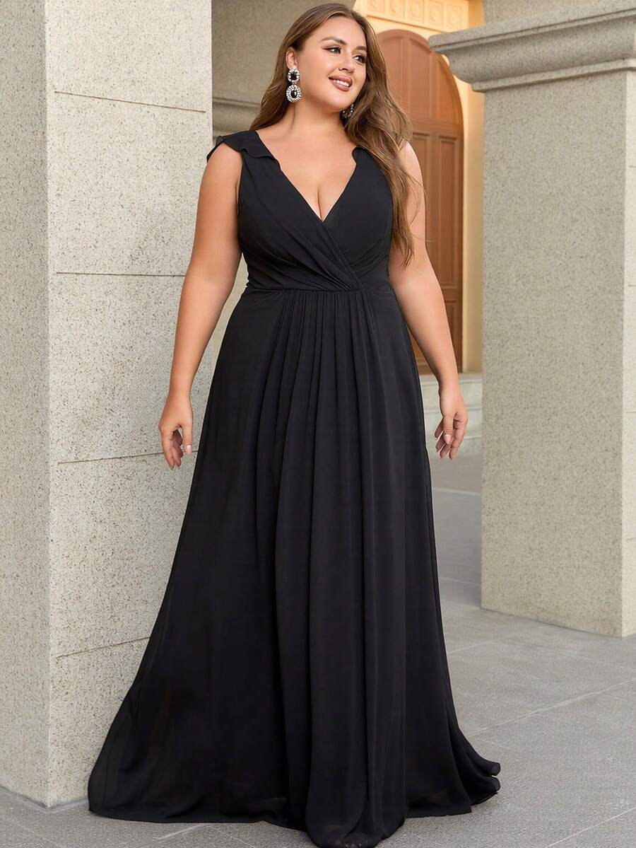 Vestido de Dama de Honra Elegante de Chiffon com Franzido no Busto, Zíper e Decote em V para Mulheres Plus Size, Vestido Longo de Chiffon Fluido para Festa de Formatura, Casamento, Mãe da Noiva, Igreja, Festa Formal e Coquetel, Primavera, Verão e Outono - Preto - Visão 1