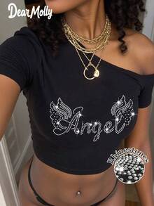 Camiseta asimétrica de hombro con gráfico de ángel de strass DEAR MOLLY, Crop top con patrón de alas brillantes, Ropa casual asimétrica de hombro sexy en negro - Negro - Ver 1