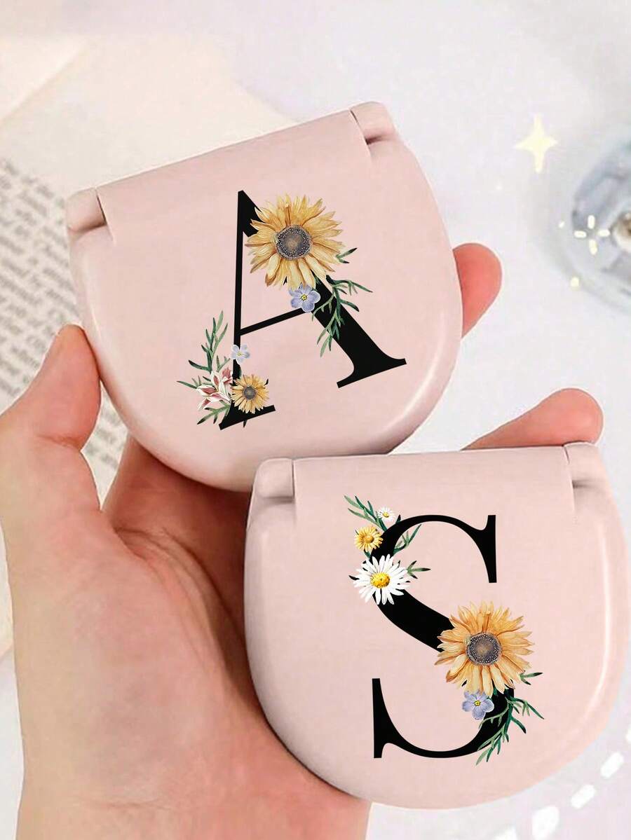 雏菊图案缝纫工具箱(字母A-Z),便携式迷你缝纫套装,粉色可折叠旅行缝纫维修套装,雏菊印花,适合旅行者、缝纫初学者和紧急衣物修补。DIY缝纫用品及配件,包含全套工具:剪刀、线、针、纽扣、大头针和顶针。 - 均碼 - 查看 1
