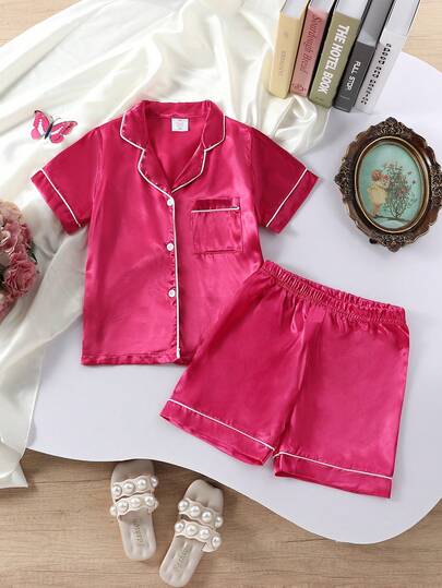 Bộ đồ ngủ 2 món chống cháy, màu trơn, tay ngắn gồm áo choàng và quần short.
