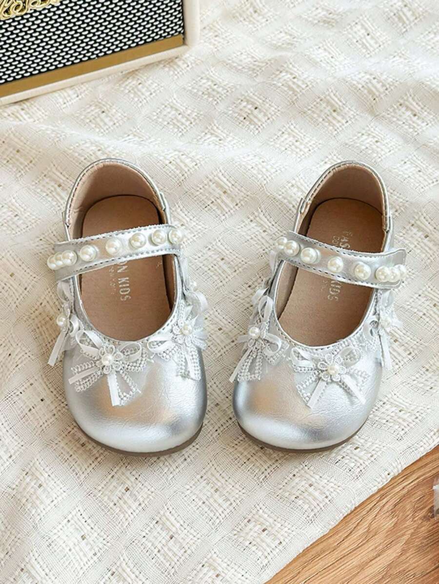 1 Đôi giày công chúa ren ngọc trai dễ thương cho trẻ sơ sinh/trẻ nhỏ, giày mềm chống trơn trượt cho bé tập đi. - Bạc - Xem 1