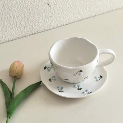 一套可爱3D樱桃图案高品质陶瓷牛奶杯，釉下彩手绘浮雕咖啡杯，不对称造型少女风家居必备单品