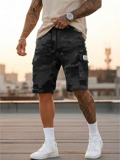 1条迷彩工装休闲短裤，男士轻便户外运动及膝宽松夏季短裤