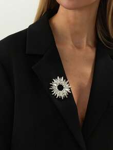 1枚波西米亚几何镂空向日葵胸针，优雅奢华，适合日常休闲、派对、约会、女士节日生日等场合，百搭珠宝礼品。 - 胸針 - 查看 2