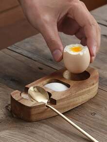 两件套木制鸡蛋托盘，含勺子和调味碟。这款木制鸡蛋托架专为溏心蛋设计，采用红木制成，包含鸡蛋托盘、蛋杯和蛋壳杯架。 - 彩色 - 查看 3